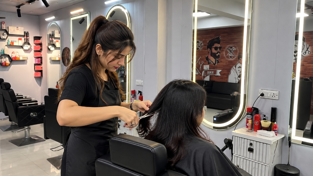 Ladies Salon Services